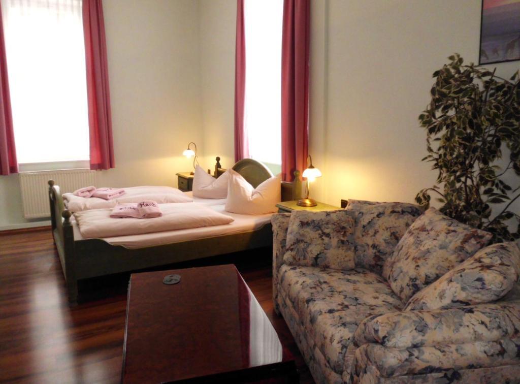 Hotel Thüringer Hof Hildburghausen Zimmer foto